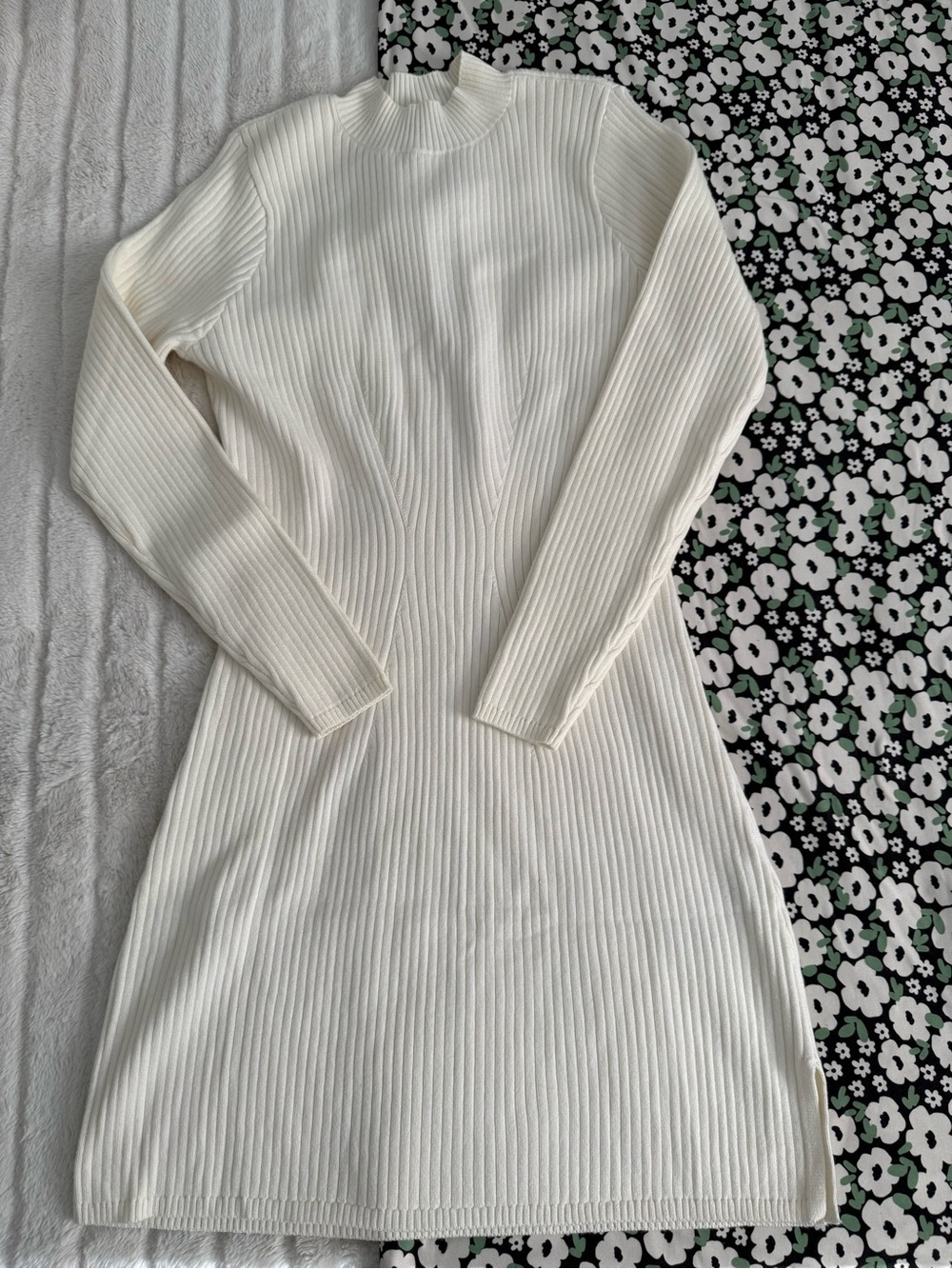 NWT Hollister Ivory Mock-Neck Sweater Dress - Size XXL